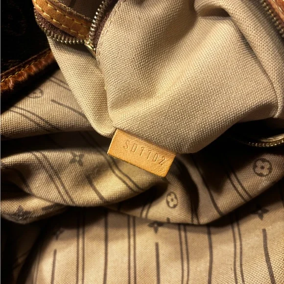 Louis Vuitton Monogrammed Delightful MM - Picture 10 of 13